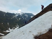 82 Al Passo di Valle Asinina (2250 m)...neve sul sentiero !